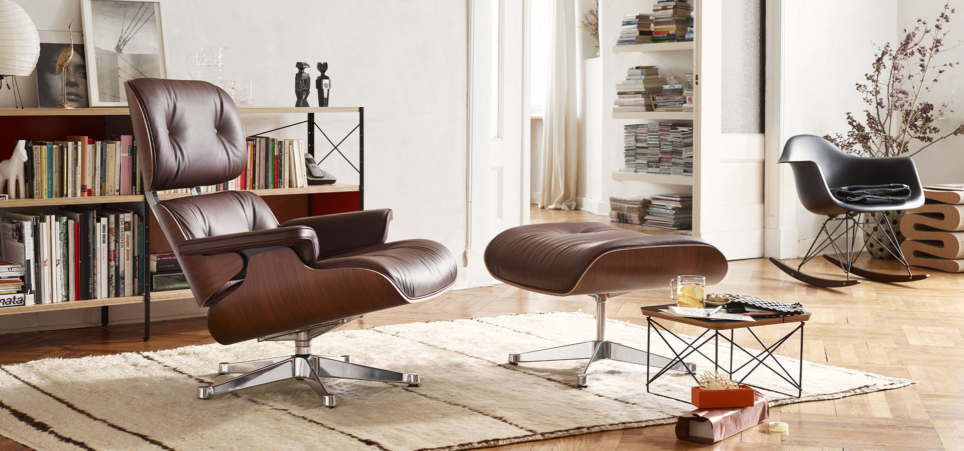 hero_vepsalainen_vitra_eameslounge-nojatuoli_1_0000_Lounge Chair Ottoman Occasional Table LTR Eames Plastic Armchair RAR.jpg