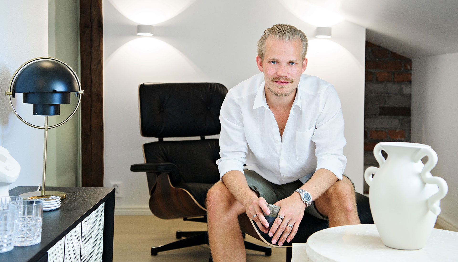 vepsalainen_joel_pohjanpalo_koti_suomi_eames_lounge_chair_gubi_multi-lite_ferm_living.jpg