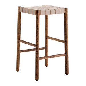 Betty TK7 -baarijakkara, savutammi / luonnonvärinen punos, K 66 cm Betty TK7 -baarijakkara, savutammi / luonnonvärinen punos, K 66 cm