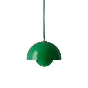 Flowerpot VP10 -riippuvalaisin, signal green, ⌀ 16 cm Flowerpot VP10 -riippuvalaisin, signal green, ⌀ 16 cm