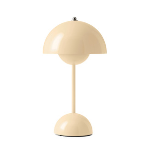 Flowerpot VP9 -pöytävalaisin, ivory, ladattava
