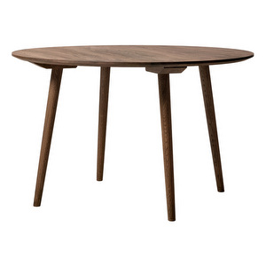 In Between SK4 -ruokapöytä, savutammi, ⌀ 120 cm