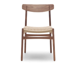 CH23 Chair, Oiled Walnut / Natural