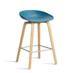About A Stool AAS 32 -baarijakkara, azure blue / tammi, K 65 cm