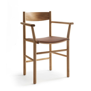 Akademia Armrest Chair, Lacquered Oak / Cognac-Coloured Leather Akademia Armrest Chair, Lacquered Oak / Cognac-Coloured Leather